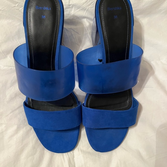 Groovy! Disco retro brilliant blue sandals with lucite block heels. Size 38/7.5 - Picture 3 of 3